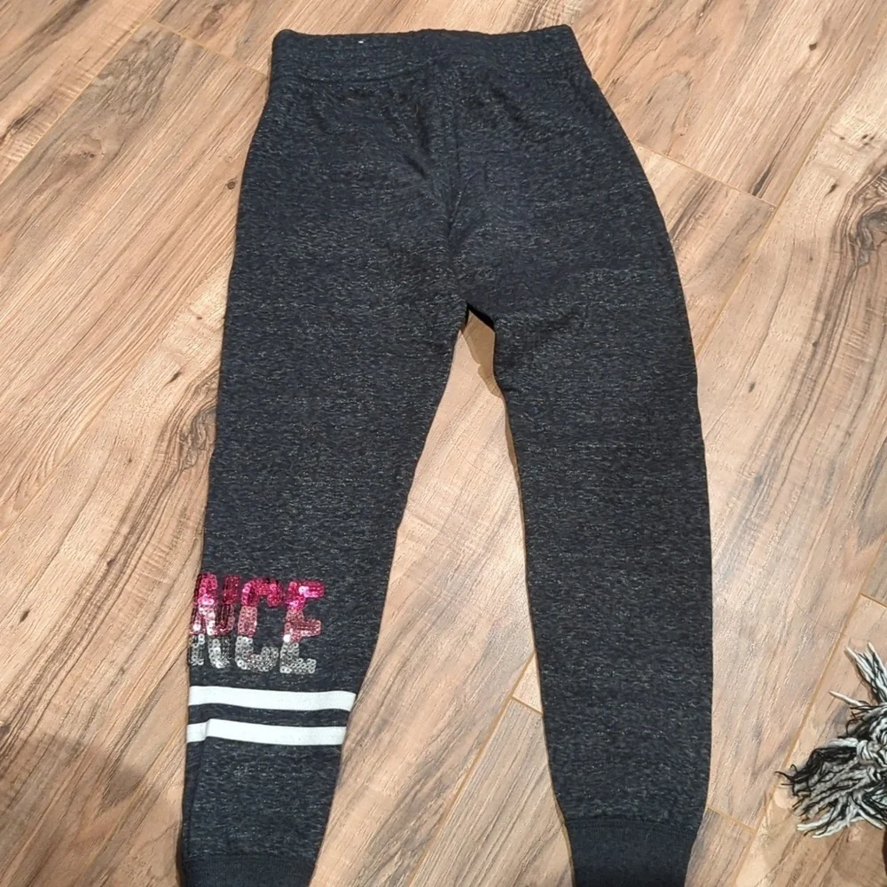 Youth size 8 jogger sweat pants. Justice brand jogger sweat pants. Size 8.